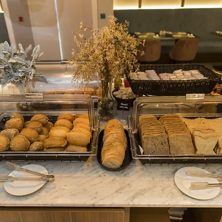Mercure Malta Hotel San Ġiljan